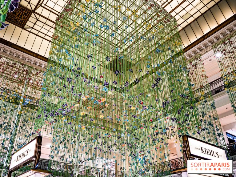 Les fleurs de Thebe Magugu au Bon Marché