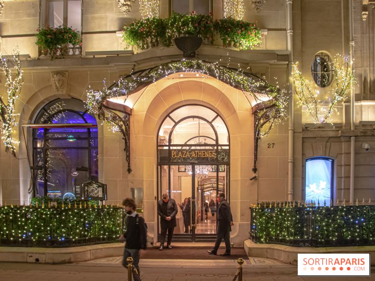 Illuminations de Noël 2021 de l'avenue Montaigne : nos photos