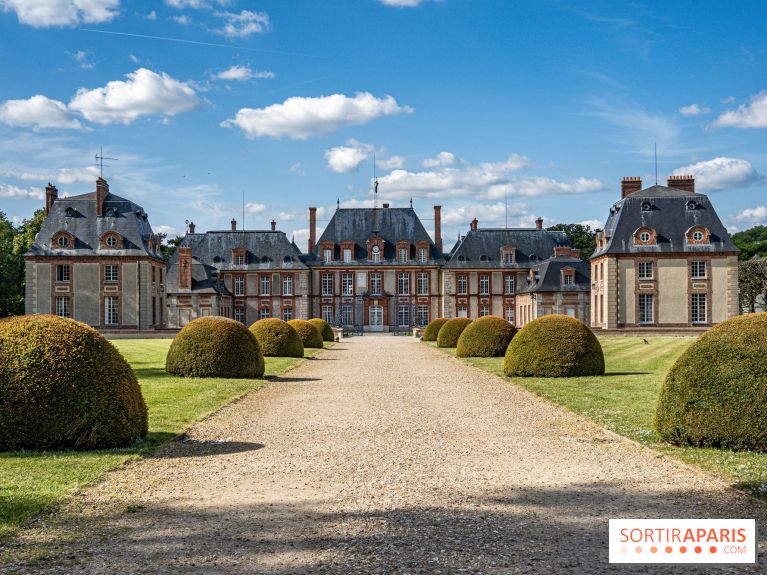 Le Château de Breteuil, ses jardins remarquables et contes de Perrault 