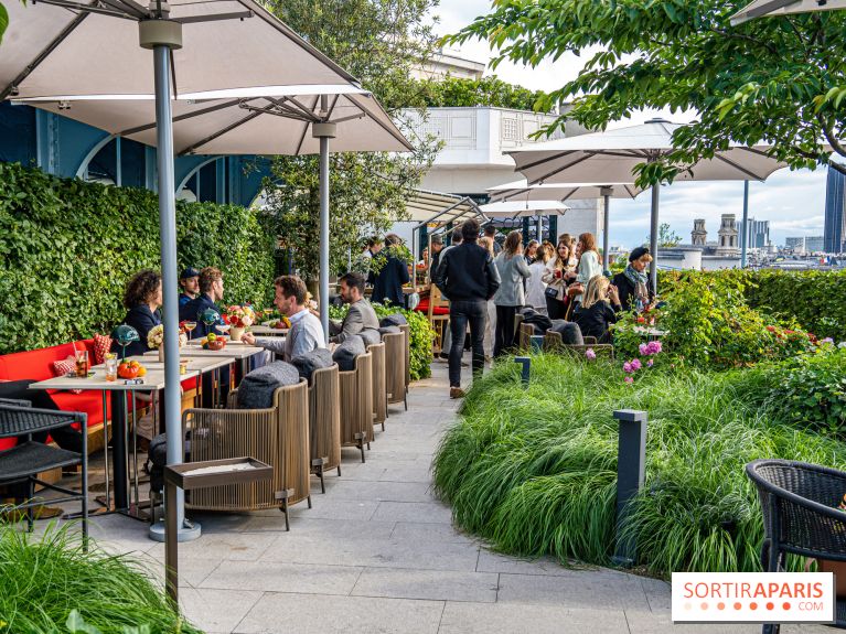 Le jardin estival sur les terrasses du cheval Blanc
