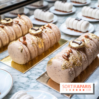 Bûche de Noël Ladurée 2022 - bûche impératrice amande