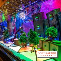 Les vitrines et sapin de Noël des Galeries Lafayette 2022