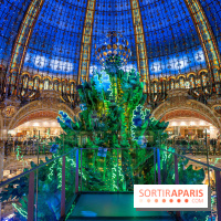 Les vitrines et sapin de Noël des Galeries Lafayette 2022
