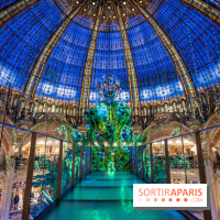 Les vitrines et sapin de Noël des Galeries Lafayette 2022