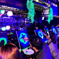Les ateliers Paint Me Up à Paris - paint me up apero peinture sortir a paris glow in the dark (4)