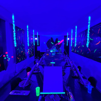 Les ateliers Paint Me Up à Paris - paint me up apero peinture sortir a paris glow in the dark (5)