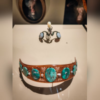 Des cheveux et des poils, l'exposition poilante du musée des Arts décoratifs - nos photos