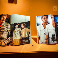 Des cheveux et des poils, l'exposition poilante du musée des Arts décoratifs - nos photos