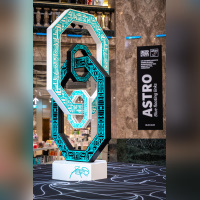 Astro impose l’Urban Art Fair dans l'atrium des Galeries Lafayette Champs-Elysées - credit photo   Lionel Belluteau   unœilquitraine   Astro   Urban Art Fair 003