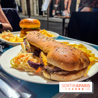 Tata Burger, le restaurant aux burgers en forme de zizi dans le Marais - 3FEFF729 25E8 4FF6 BAF2 E632A5DFD6A9