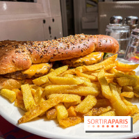 Tata Burger, le restaurant aux burgers en forme de zizi dans le Marais - 043F5DFD 1A74 4593 9397 02CE9E014B69