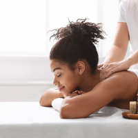 Gymlib, l'accès au sport pour le bien être de votre entreprise - Massage shutterstock 1748278595