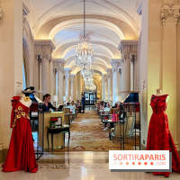 Exposition mode au Plaza Athénée pour la Fashion Week Haute Couture
