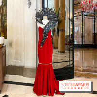Exposition mode au Plaza Athénée pour la Fashion Week Haute Couture