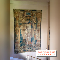 Domaine de Jean-Claude Brialy à Monthyon tenture escalier