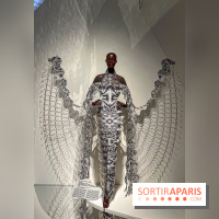 L’exposition retrospective de la créatrice de mode Iris Van Herpen au Musée des Arts Décoratifs