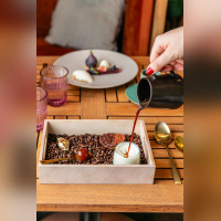 Le bar & restaurant Solis vous propose un voyage en Méditerranée à quelques pas de l’Arc de Triomphe