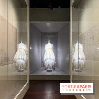 Transparences, la nouvelle exposition mode du Musée Yves Saint Laurent