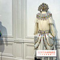 Exposition Haute Couture gratuite chez Bonhams Cornette de Saint Cyr, maison de vente prestigieuse à Paris