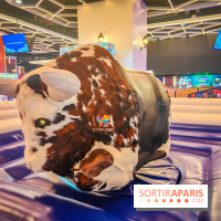 La Tête dans les Nuages - la Défense - taureau mécanique