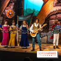 Parc Astérix : inauguration de la Tour Numérobis avec Jamel Debbouze  -  Comédie musicale : C'est du délire