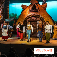 Parc Astérix : inauguration de la Tour Numérobis avec Jamel Debbouze  -  Comédie musicale : C'est du délire