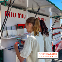 Miu-Miu distribue des livres et des glaces gratuites sur les quais parisiens ! - image00013