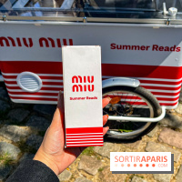 Miu-Miu distribue des livres et des glaces gratuites sur les quais parisiens ! - image00026