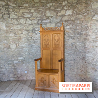 Le Château de la Roche Guyon, le château troglodyte dans le Val-d'Oise - 95 -  trône en bois