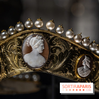 Exposition 'Bijoux de Scène de la Comédie Française' à l'hôtel historique de Mercy-Argenteau qui se dévoile
