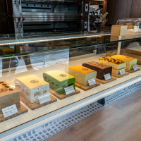 Fu Castella : pâtisserie - salon de thé dans le Marais, goûter et tea time - vitrine