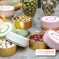 La bûche coffrets de Noël en trompe l'œil de Ladurée 2024 par Julien Alvarez et les créations de fête -  A7C2286