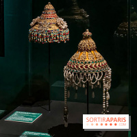 Bijoux de scène de l'Opéra de Paris : l'exposition de parures merveilleuses au Palais Garnier