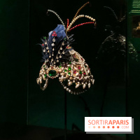 Bijoux de scène de l'Opéra de Paris : l'exposition de parures merveilleuses au Palais Garnier