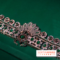 Bijoux de scène de l'Opéra de Paris : l'exposition de parures merveilleuses au Palais Garnier