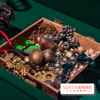 Bijoux de scène de l'Opéra de Paris : l'exposition de parures merveilleuses au Palais Garnier