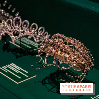 Bijoux de scène de l'Opéra de Paris : l'exposition de parures merveilleuses au Palais Garnier