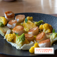 La Table du Château à Dampierre-en-Yvelines, le restaurant face au château - nos photos -  t Jacques poêlées, sauce aux épices douces et crème fraîche de Normandie 