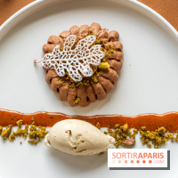 La Table du Château à Dampierre-en-Yvelines, le restaurant face au château - nos photos -  Mousse et moelleux au chocolat Virunga 70%, caramel de lentins des chênes, glace à la fève tonka