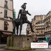 Le Centaure de César à Paris et sa statue de la Liberté miniature -  A7C0241