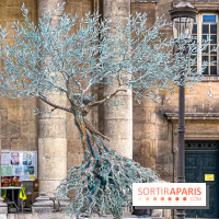 Exposition en plein air des œuvres monumentales d'Andrea Roggi, quartier Faubourg Saint-Honoré
