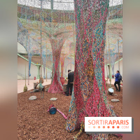 Ernesto Neto tisse une nouvelle installation monumentale gratuite au Grand Palais, nos photos