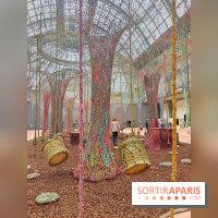Ernesto Neto tisse une nouvelle installation monumentale gratuite au Grand Palais, nos photos