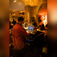 Paillettes Paris : un restaurant festif, une cuisine méditerranéenne  - PAILETTES 24