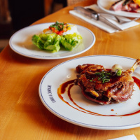 Confit de canard chez Canard et Champagne Paris 2 ème