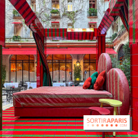 Plaza Athénée : une installation design XXL gratuite signée Uchronia exposée dans la cour du palace - 2