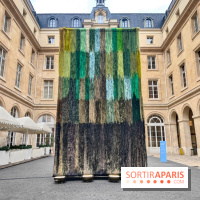 Art Basel Paris 2025 : une installation textile installée dans la cour de l'Hôtel de la Marine - fotor 1760090357522