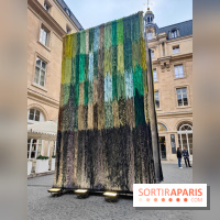 Art Basel Paris 2025 : une installation textile installée dans la cour de l'Hôtel de la Marine - fotor 1760090416841