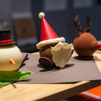 Bûches de Noël et créations de Fête d'Arnaud Larher 2025