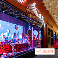 Vitrines et sapin de Noël des Galeries Lafayettes avec Clara Luciani - photos